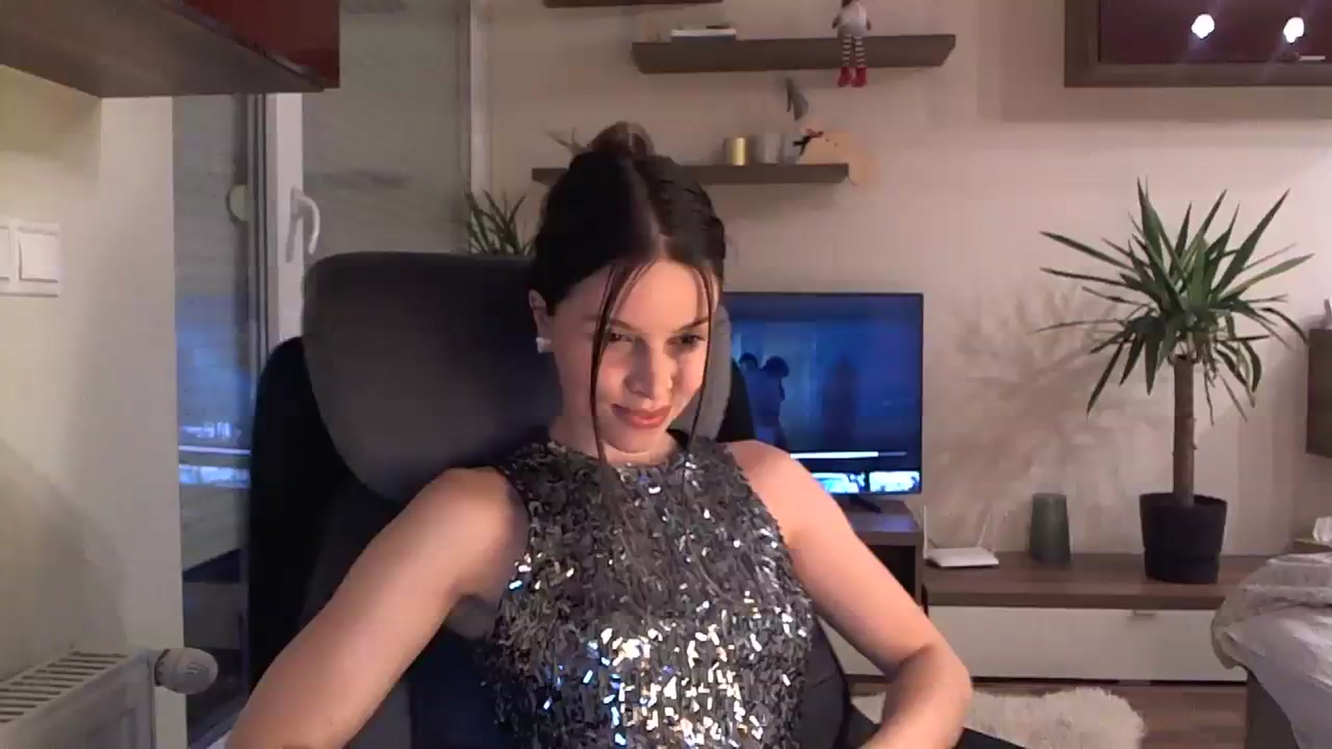 Gallery image thumbnail from Heaven_hot's myfreecams stream on, 12/23/2023, 15:14 image 13 of 20