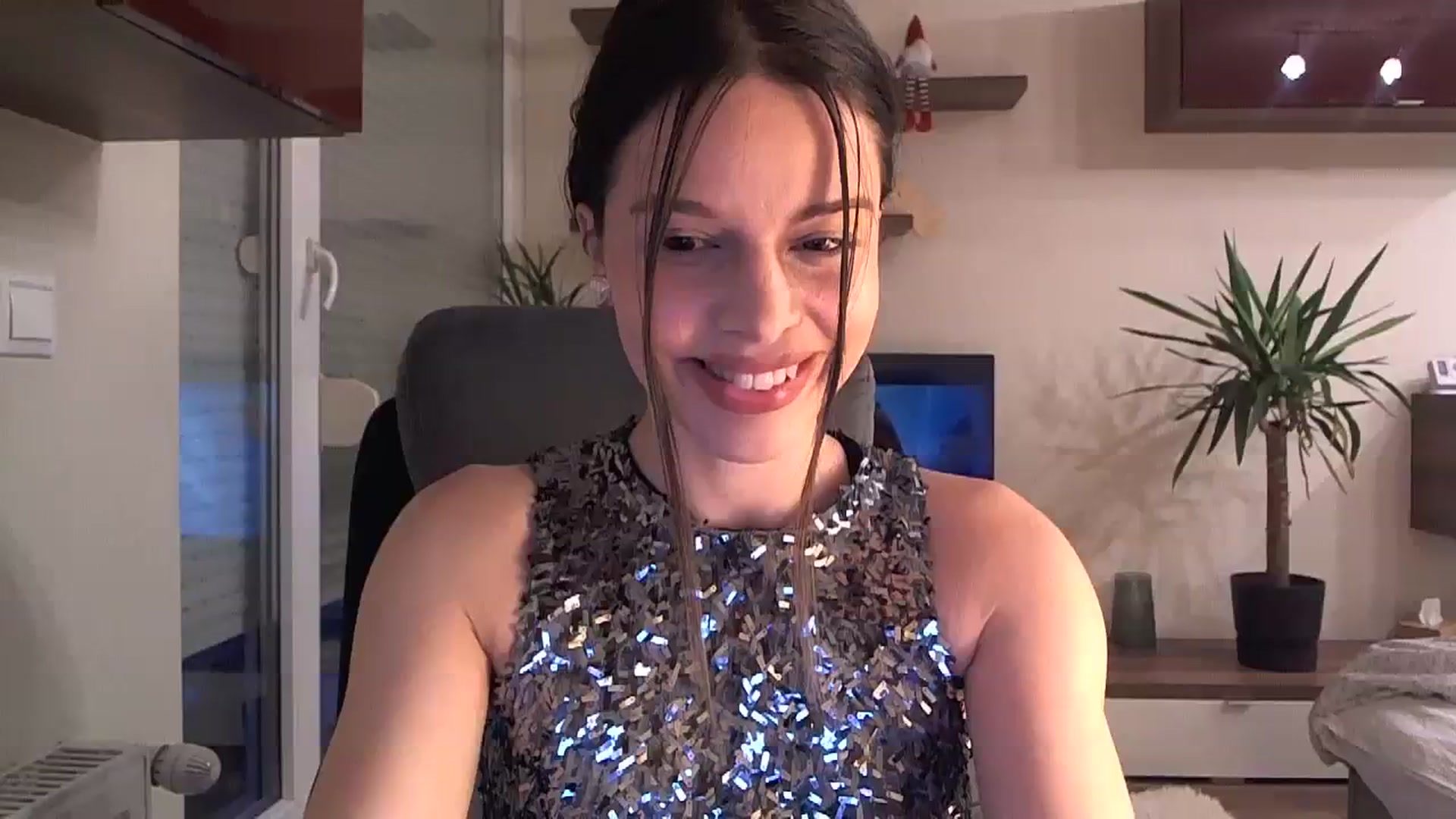 Gallery image thumbnail from Heaven_hot's myfreecams stream on, 12/23/2023, 15:14 image 4 of 20