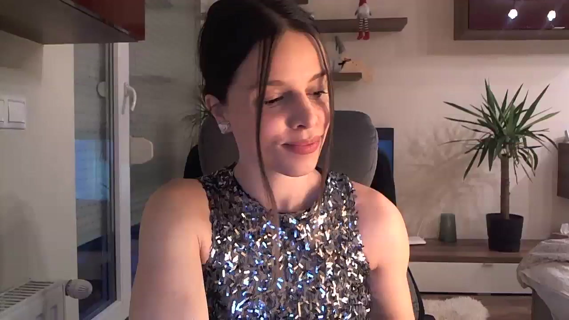 Gallery image thumbnail from Heaven_hot's myfreecams stream on, 12/23/2023, 15:14 image 1 of 20