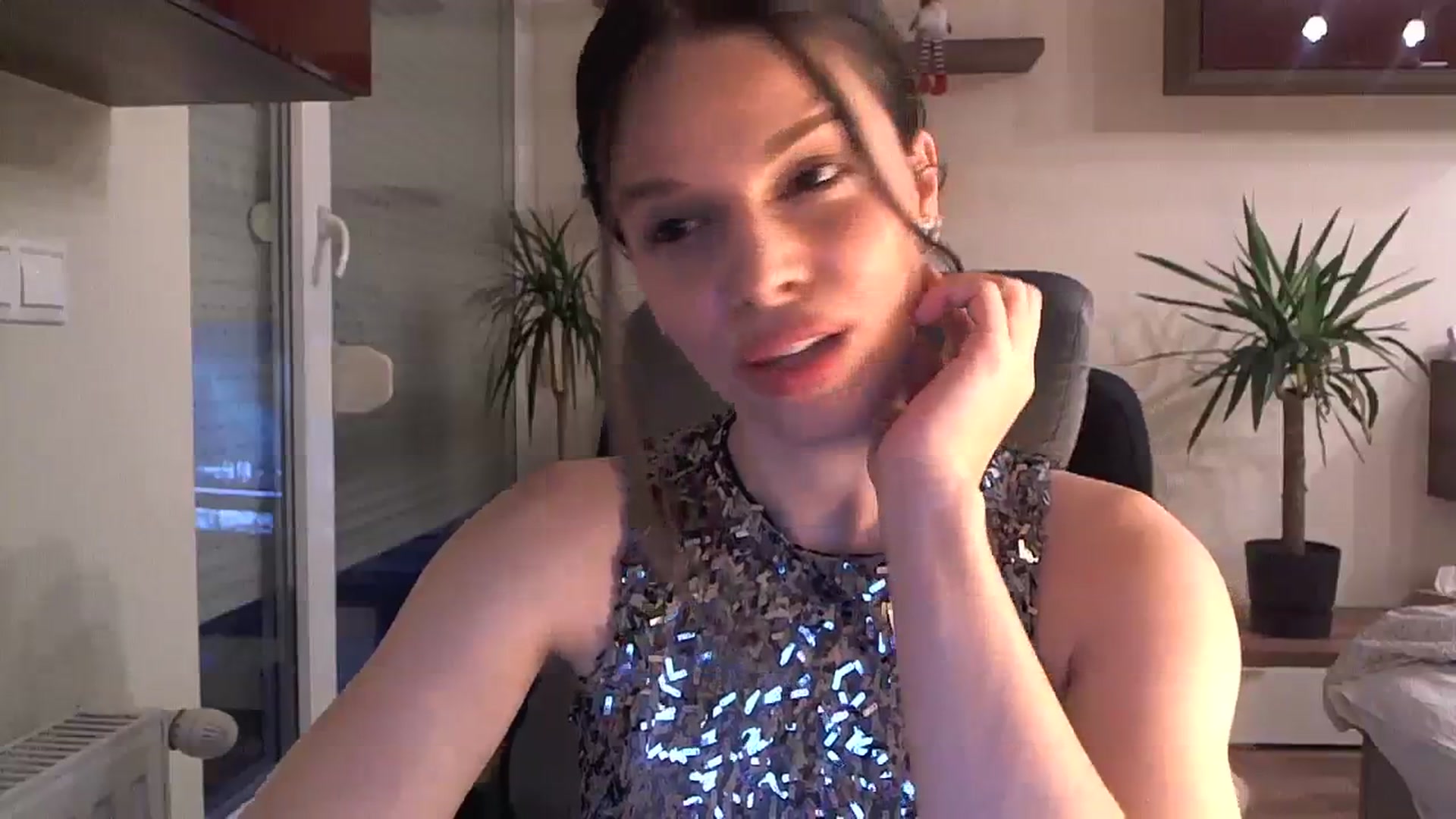 Gallery image thumbnail from Heaven_hot's myfreecams stream on, 12/23/2023, 15:14 image 10 of 20