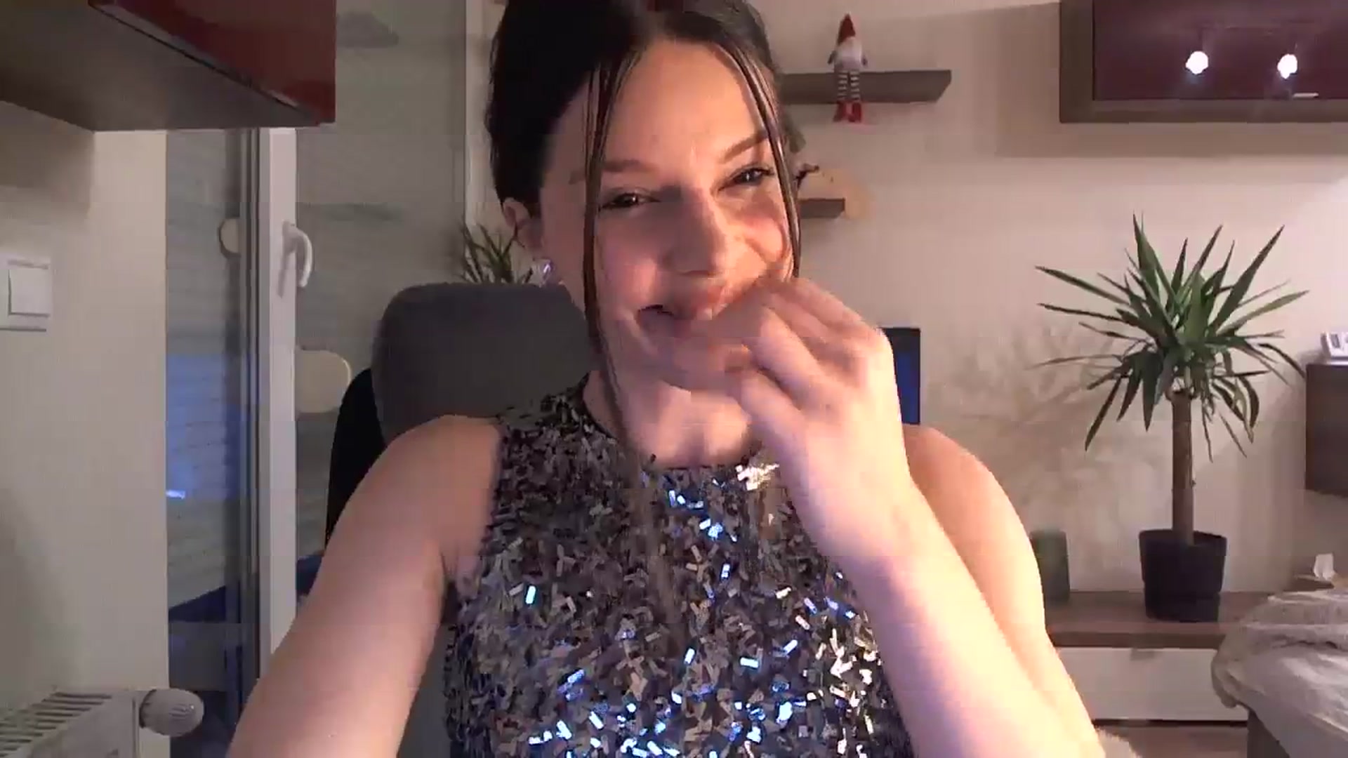 Gallery image thumbnail from Heaven_hot's myfreecams stream on, 12/23/2023, 15:14 image 3 of 20