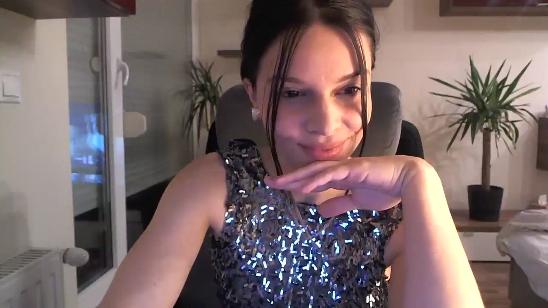 Gallery image thumbnail from Heaven_hot's myfreecams stream on, 12/23/2023, 15:34 image 15 of 20