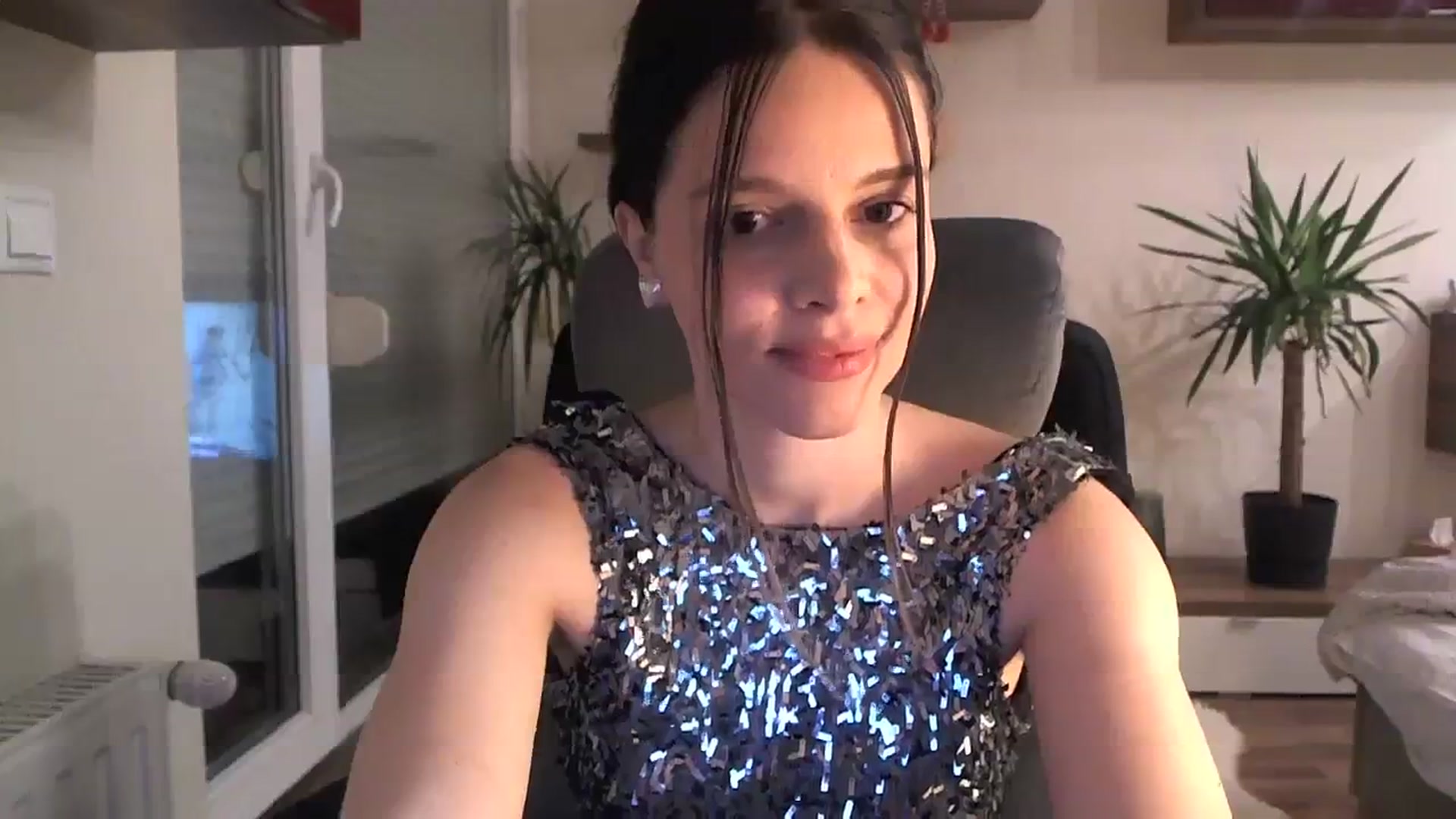 Gallery image thumbnail from Heaven_hot's myfreecams stream on, 12/23/2023, 15:34 image 10 of 20