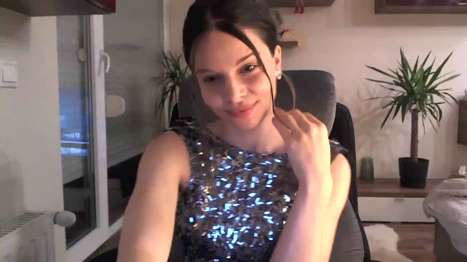 Gallery image thumbnail from Heaven_hot's myfreecams stream on, 12/23/2023, 15:34 image 9 of 20