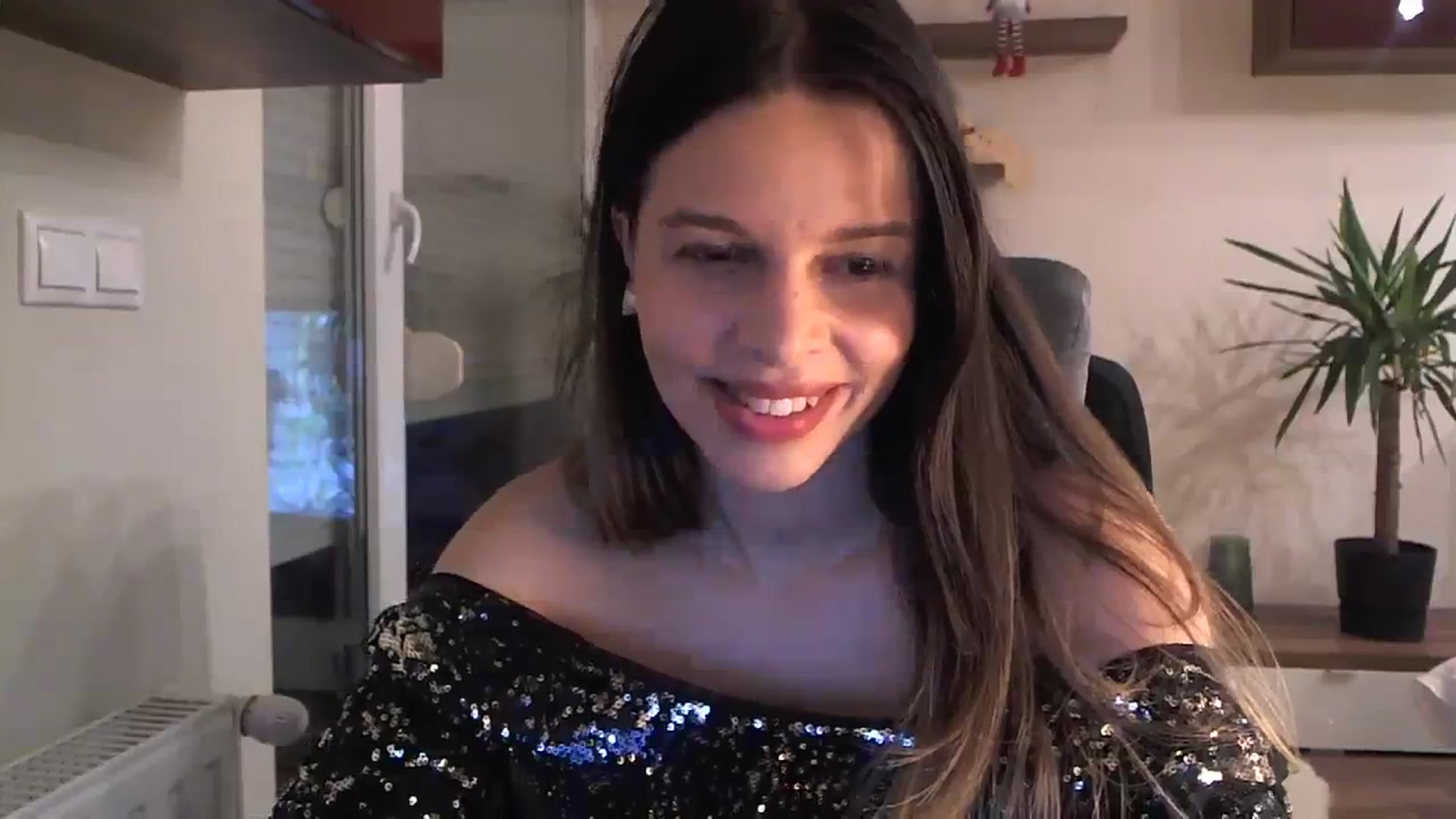 Gallery image thumbnail from Heaven_hot's myfreecams stream on, 12/24/2023, 15:54 image 6 of 20