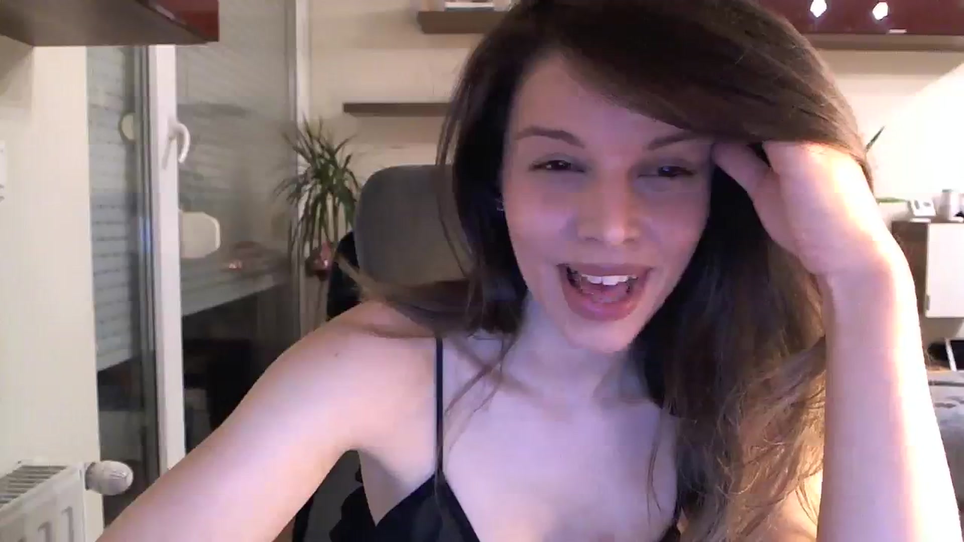 Gallery image thumbnail from Heaven_hot's myfreecams stream on, 01/05/2024, 15:57 image 12 of 20