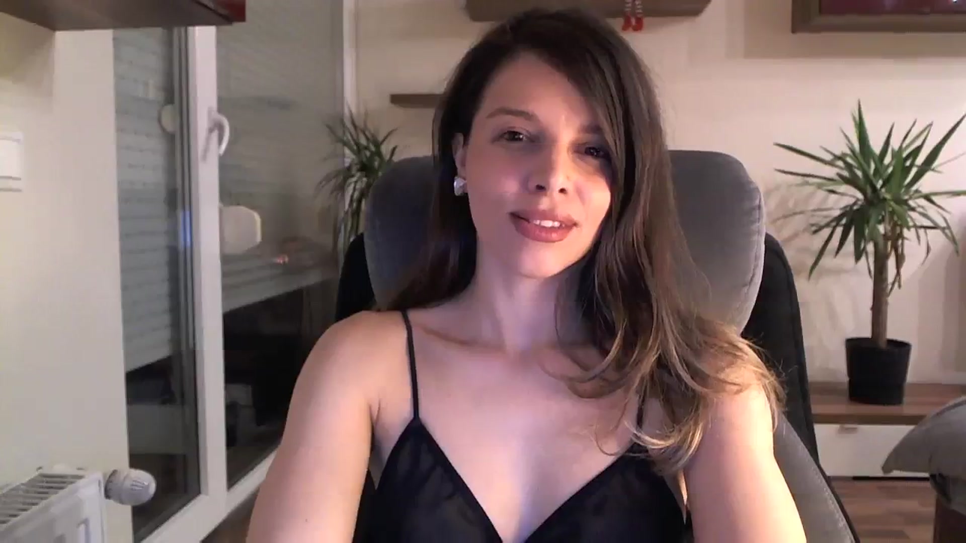 Gallery image thumbnail from Heaven_hot's myfreecams stream on, 01/05/2024, 15:57 image 13 of 20