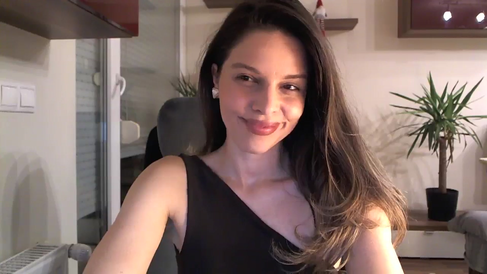 Gallery image thumbnail from Heaven_hot's myfreecams stream on, 01/06/2024, 16:17 image 8 of 20