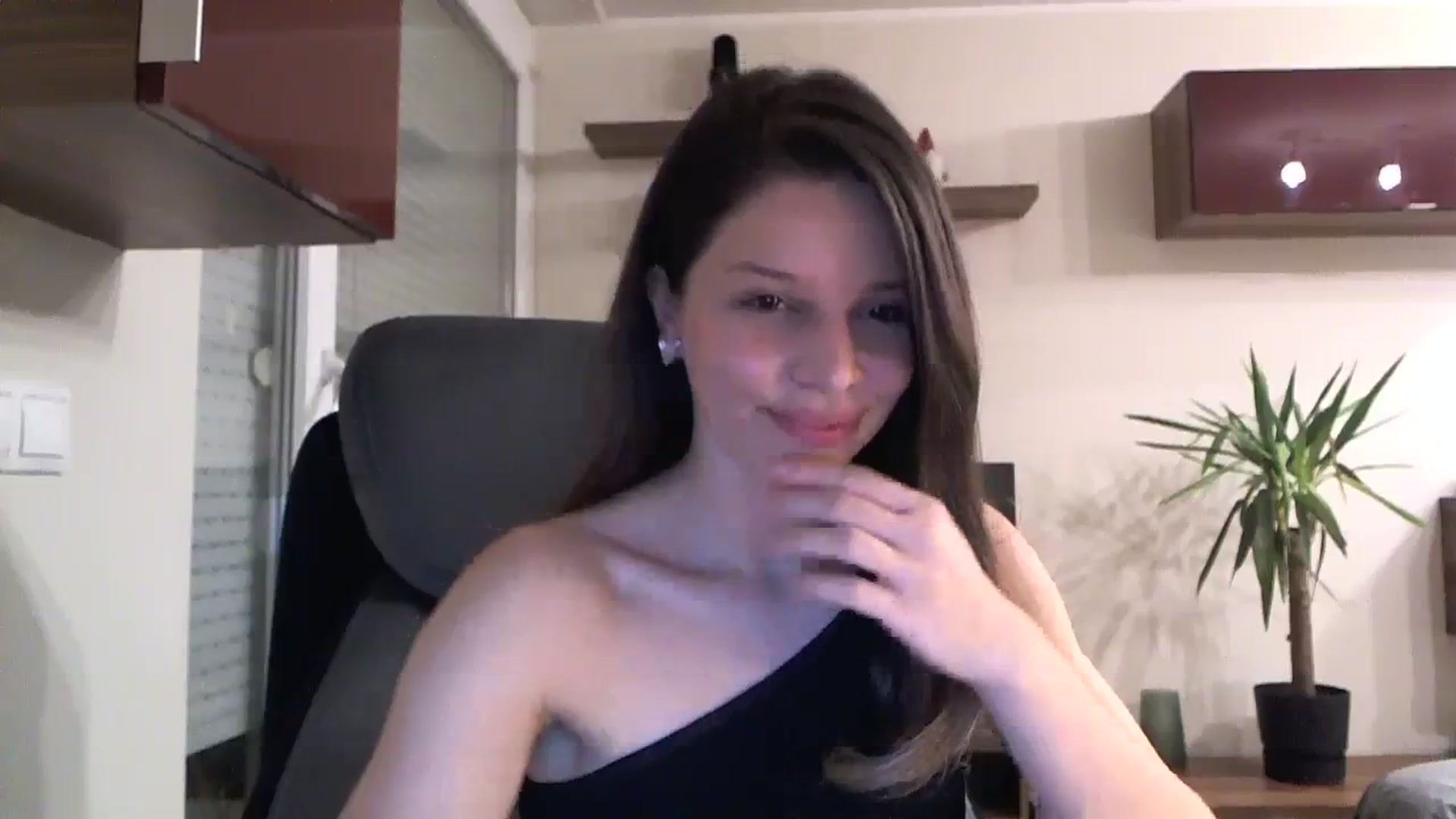 Gallery image thumbnail from Heaven_hot's myfreecams stream on, 01/18/2024, 16:54 image 3 of 20
