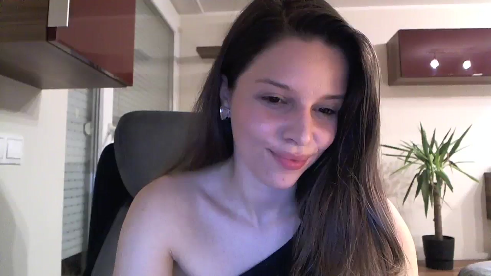 Gallery image thumbnail from Heaven_hot's myfreecams stream on, 01/18/2024, 16:54 image 6 of 20