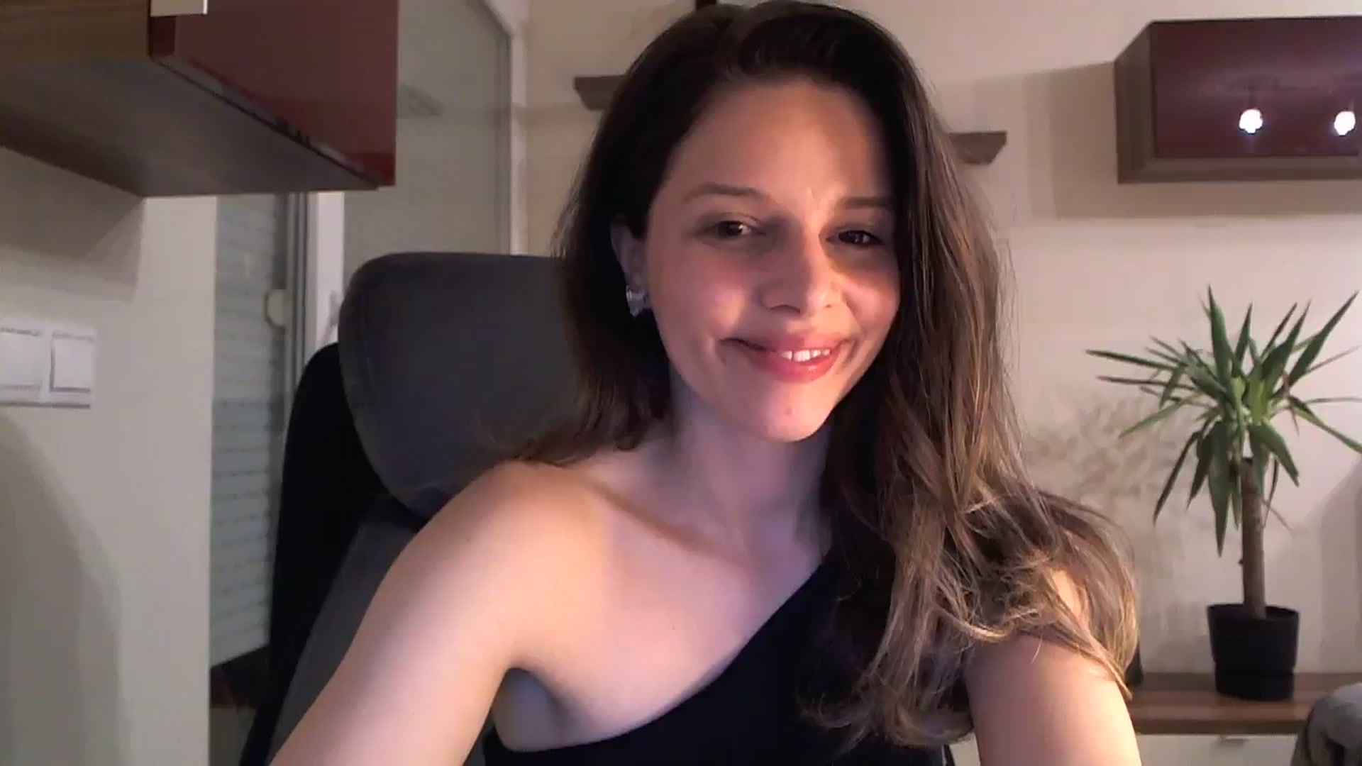 Gallery image thumbnail from Heaven_hot's myfreecams stream on, 01/18/2024, 16:54 image 15 of 20