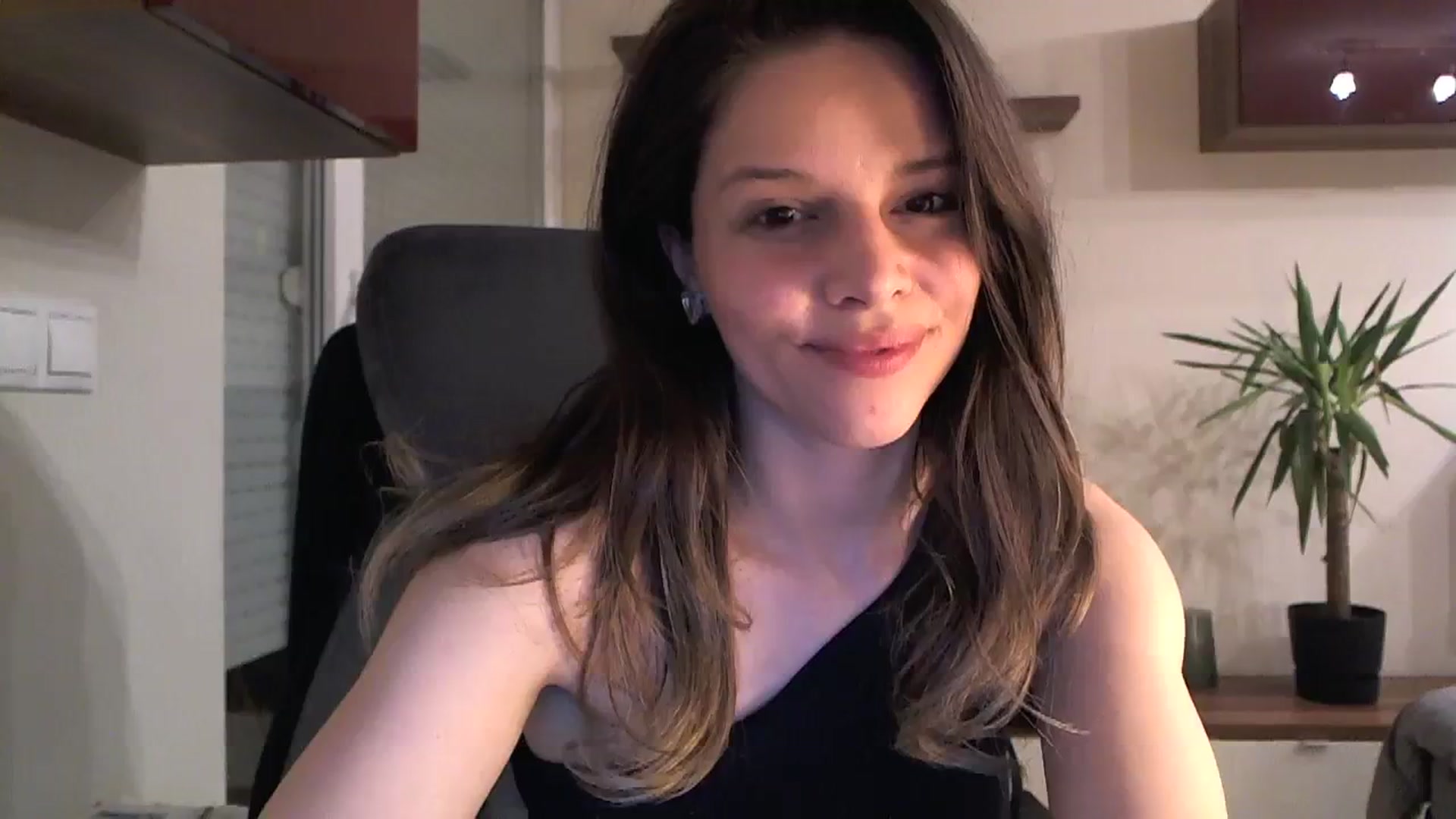 Gallery image thumbnail from Heaven_hot's myfreecams stream on, 01/18/2024, 16:54 image 17 of 20