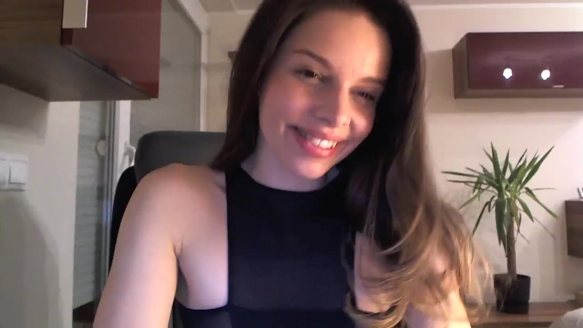 Gallery image thumbnail from Heaven_hot's myfreecams stream on, 01/23/2024, 16:51 image 17 of 20