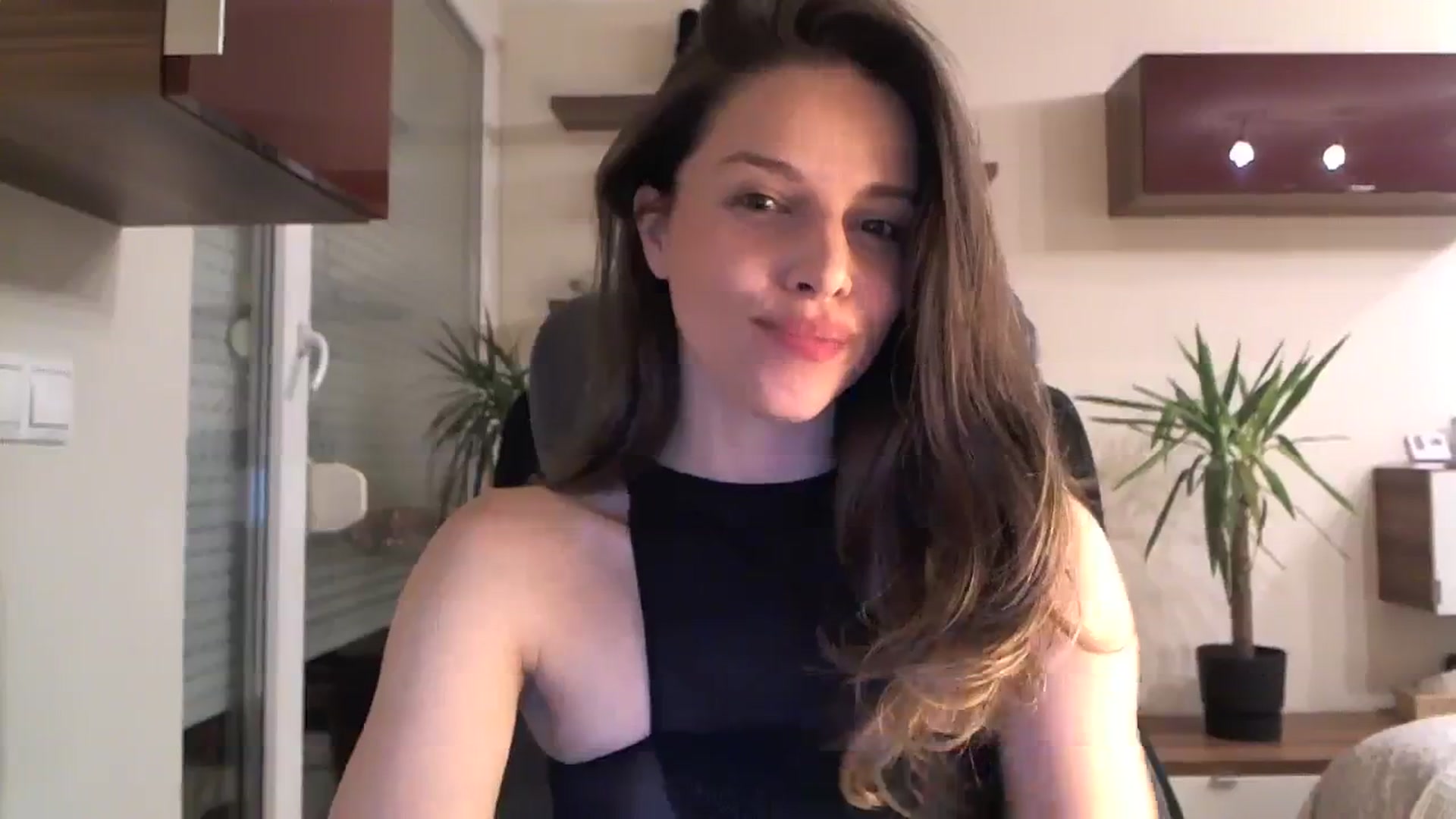 Gallery image thumbnail from Heaven_hot's myfreecams stream on, 01/23/2024, 16:51 image 14 of 20