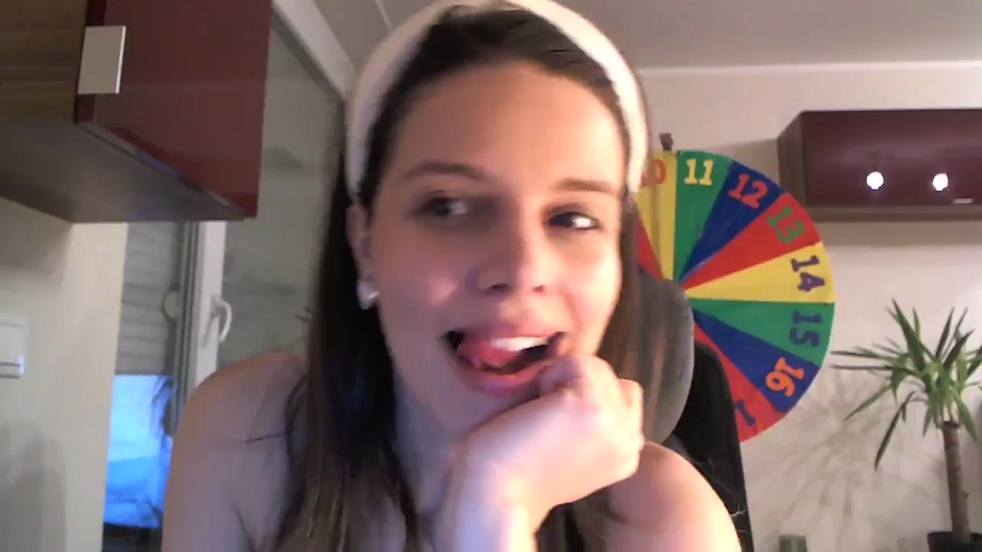 Gallery image thumbnail from Heaven_hot's myfreecams stream on, 01/28/2024, 16:27 image 3 of 20