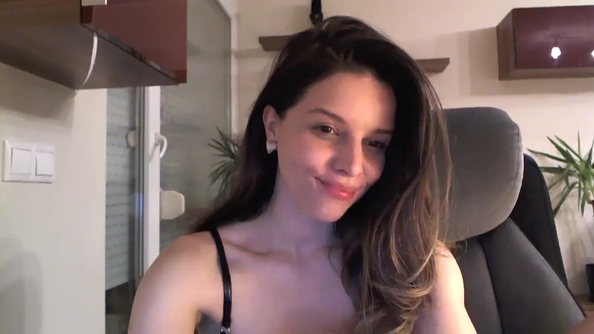 Gallery image thumbnail from Heaven_hot's myfreecams stream on, 02/03/2024, 17:07 image 12 of 20