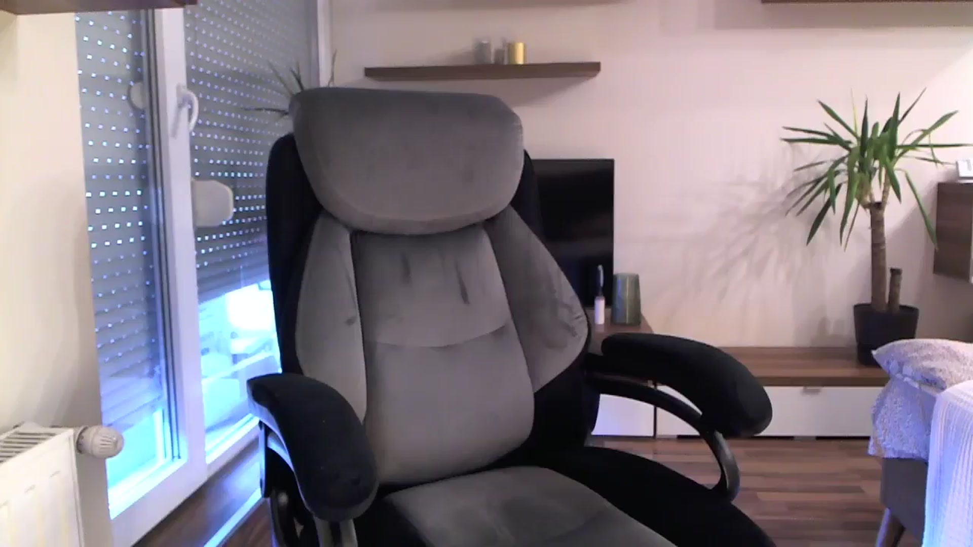 Gallery image thumbnail from Heaven_hot's myfreecams stream on, 02/25/2024, 15:09 image 1 of 20