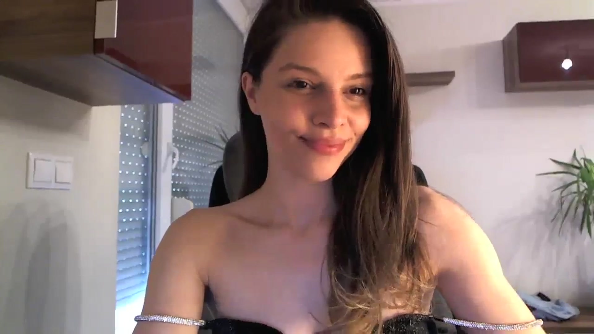 Gallery image thumbnail from Heaven_hot's myfreecams stream on, 03/10/2024, 14:10 image 19 of 20