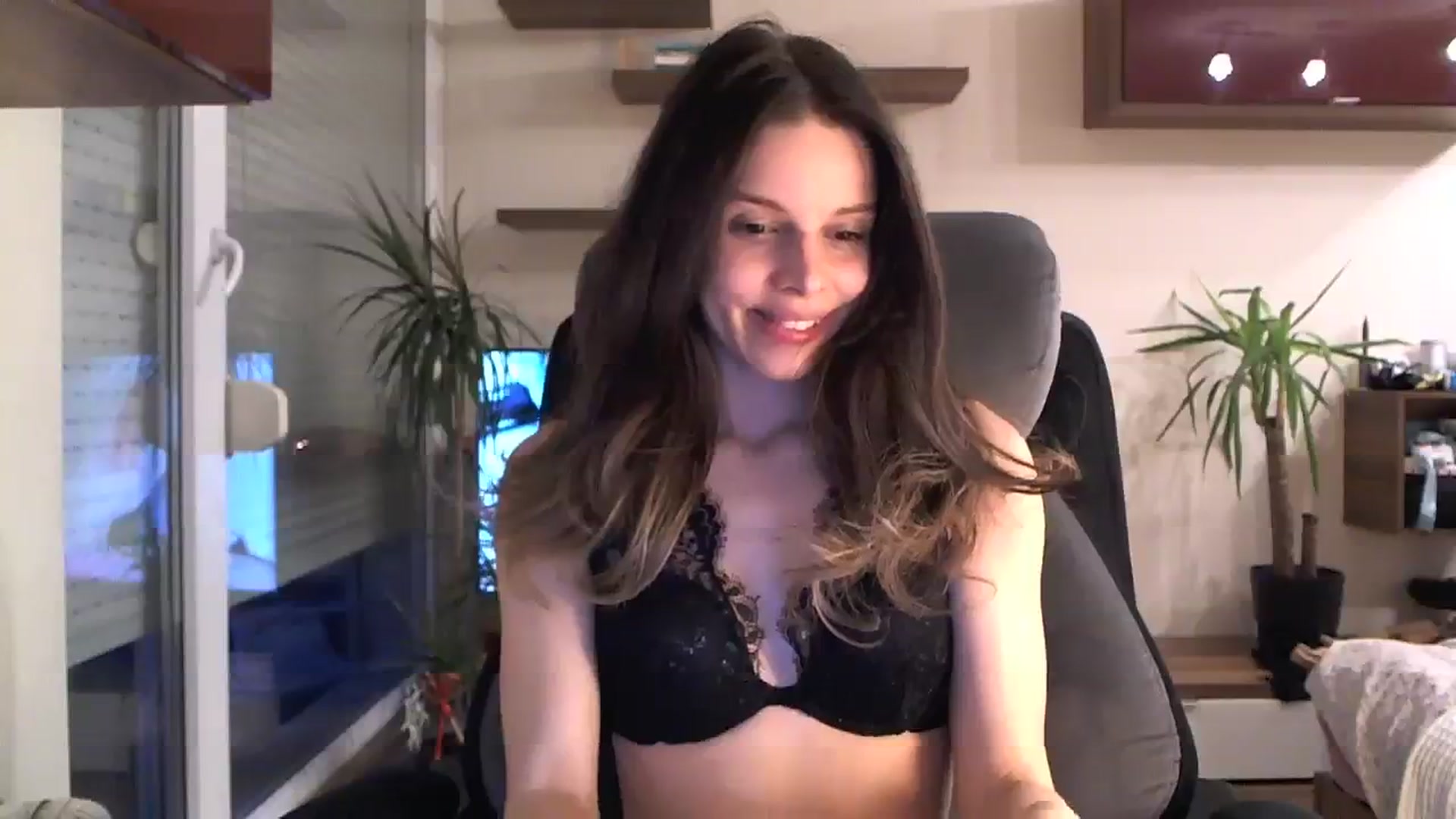 Gallery image thumbnail from Heaven_hot's myfreecams stream on, 03/17/2024, 17:08 image 13 of 20