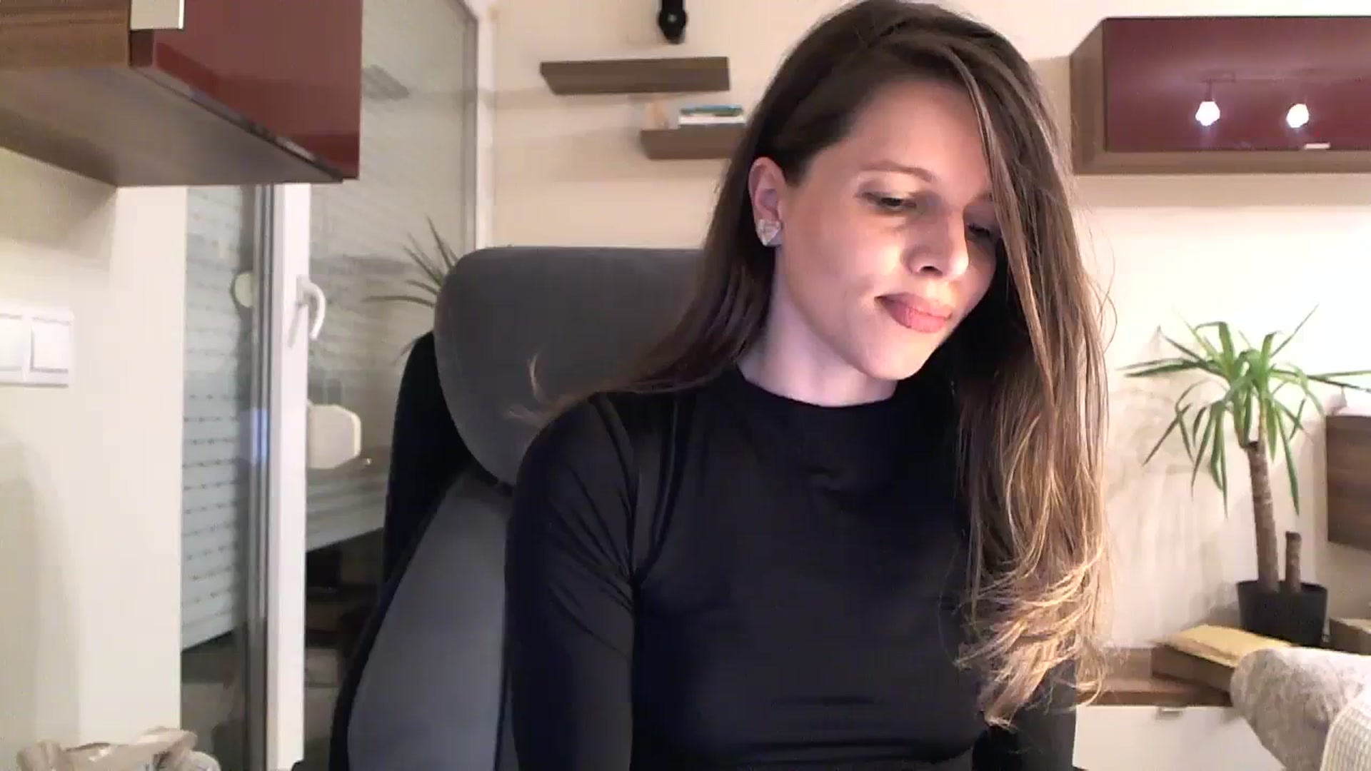 Gallery image thumbnail from Heaven_hot's myfreecams stream on, 03/20/2024, 18:07 image 17 of 20