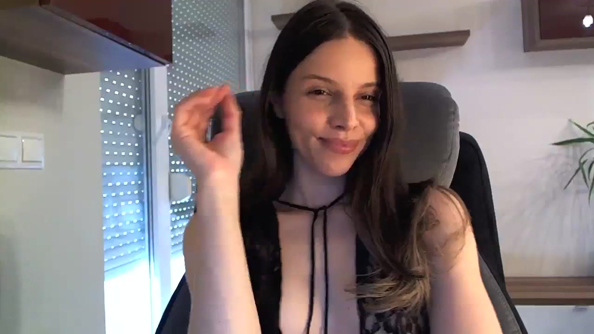 Gallery image thumbnail from Heaven_hot's myfreecams stream on, 03/23/2024, 15:25 image 10 of 20