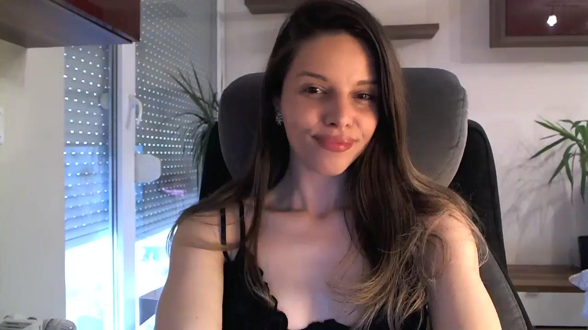 Gallery image thumbnail from Heaven_hot's myfreecams stream on, 04/06/2024, 15:56 image 1 of 20