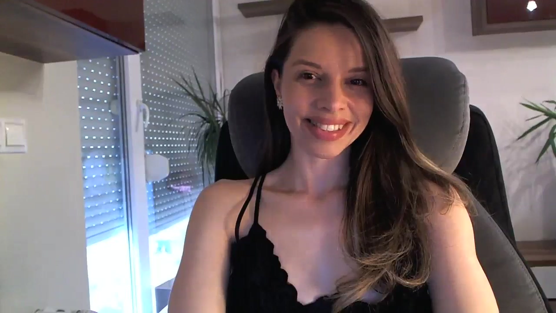 Gallery image thumbnail from Heaven_hot's myfreecams stream on, 04/06/2024, 15:56 image 3 of 20