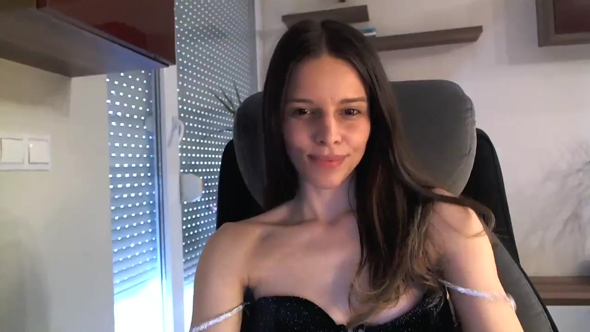 Gallery image thumbnail from Heaven_hot's myfreecams stream on, 04/07/2024, 14:25 image 11 of 20