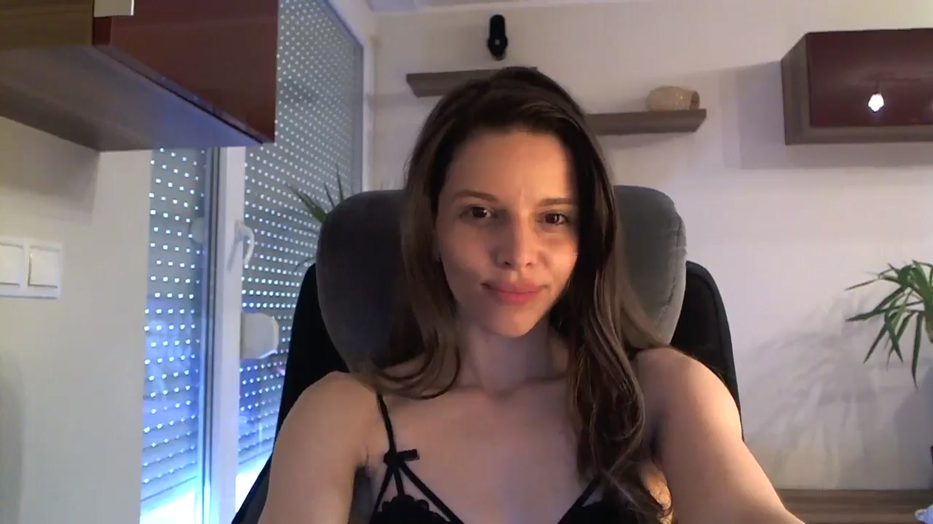 Gallery image thumbnail from Heaven_hot's myfreecams stream on, 04/20/2024, 13:41 image 16 of 20
