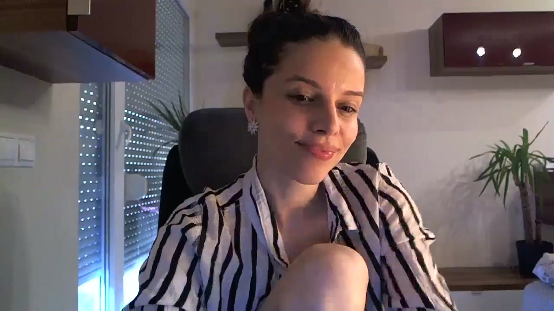 Gallery image thumbnail from Heaven_hot's myfreecams stream on, 04/27/2024, 16:29 image 14 of 20