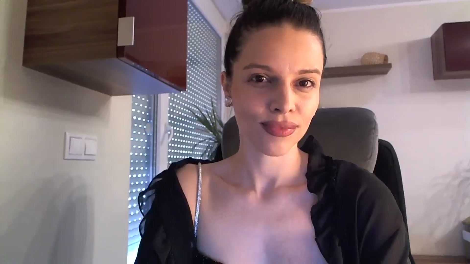 Gallery image thumbnail from Heaven_hot's myfreecams stream on, 04/28/2024, 15:52 image 5 of 20
