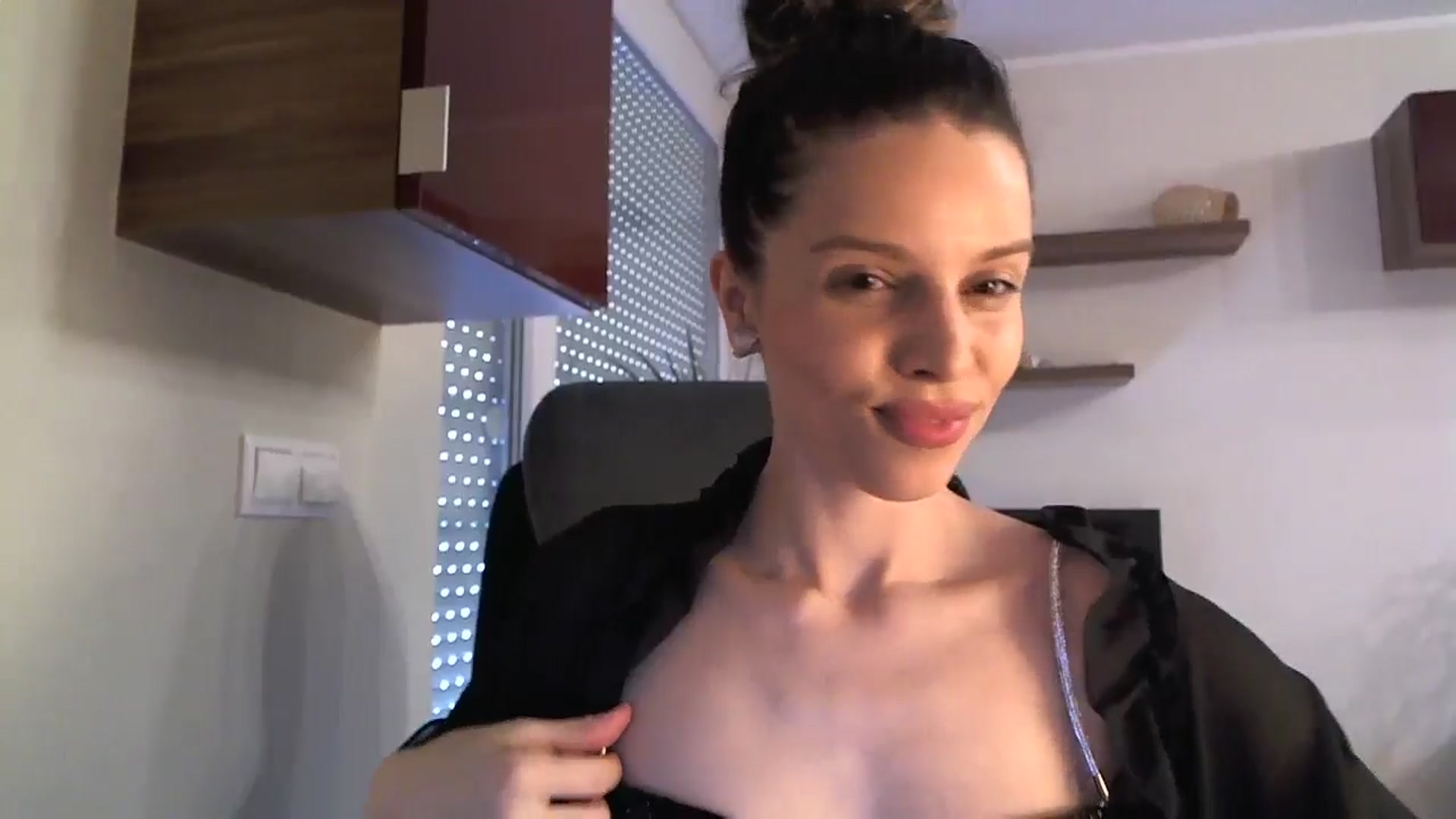 Gallery image thumbnail from Heaven_hot's myfreecams stream on, 04/28/2024, 15:52 image 12 of 20