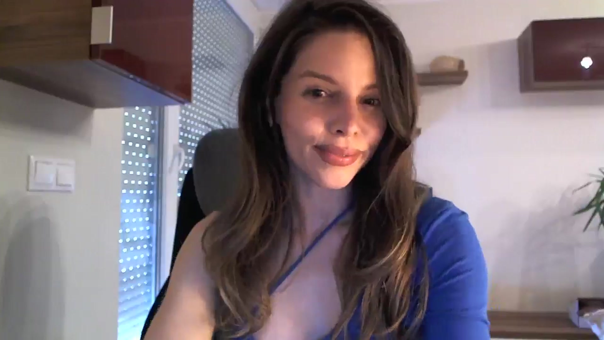 Gallery image thumbnail from Heaven_hot's myfreecams stream on, 05/04/2024, 13:53 image 11 of 20
