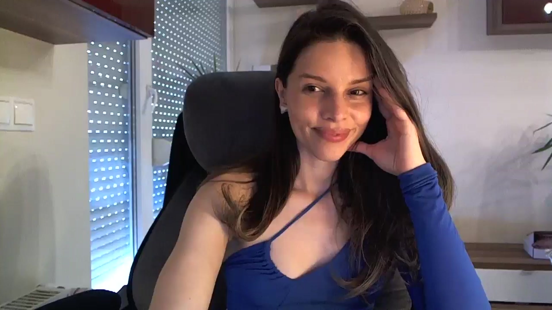 Gallery image thumbnail from Heaven_hot's myfreecams stream on, 05/04/2024, 14:40 image 5 of 20