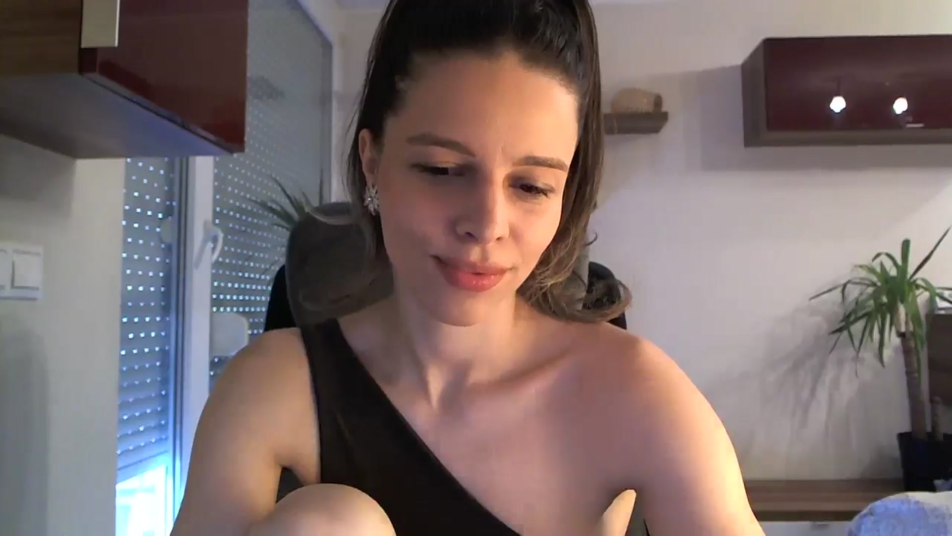 Gallery image thumbnail from Heaven_hot's myfreecams stream on, 05/12/2024, 12:08 image 16 of 20