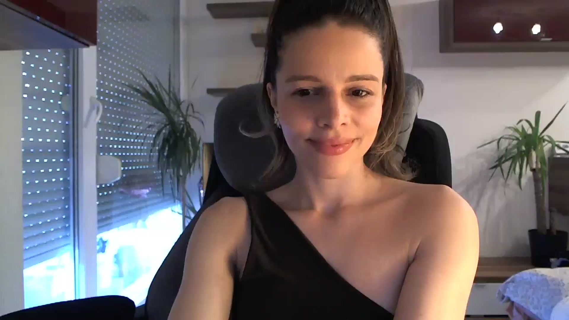Gallery image thumbnail from Heaven_hot's myfreecams stream on, 05/12/2024, 12:08 image 17 of 20