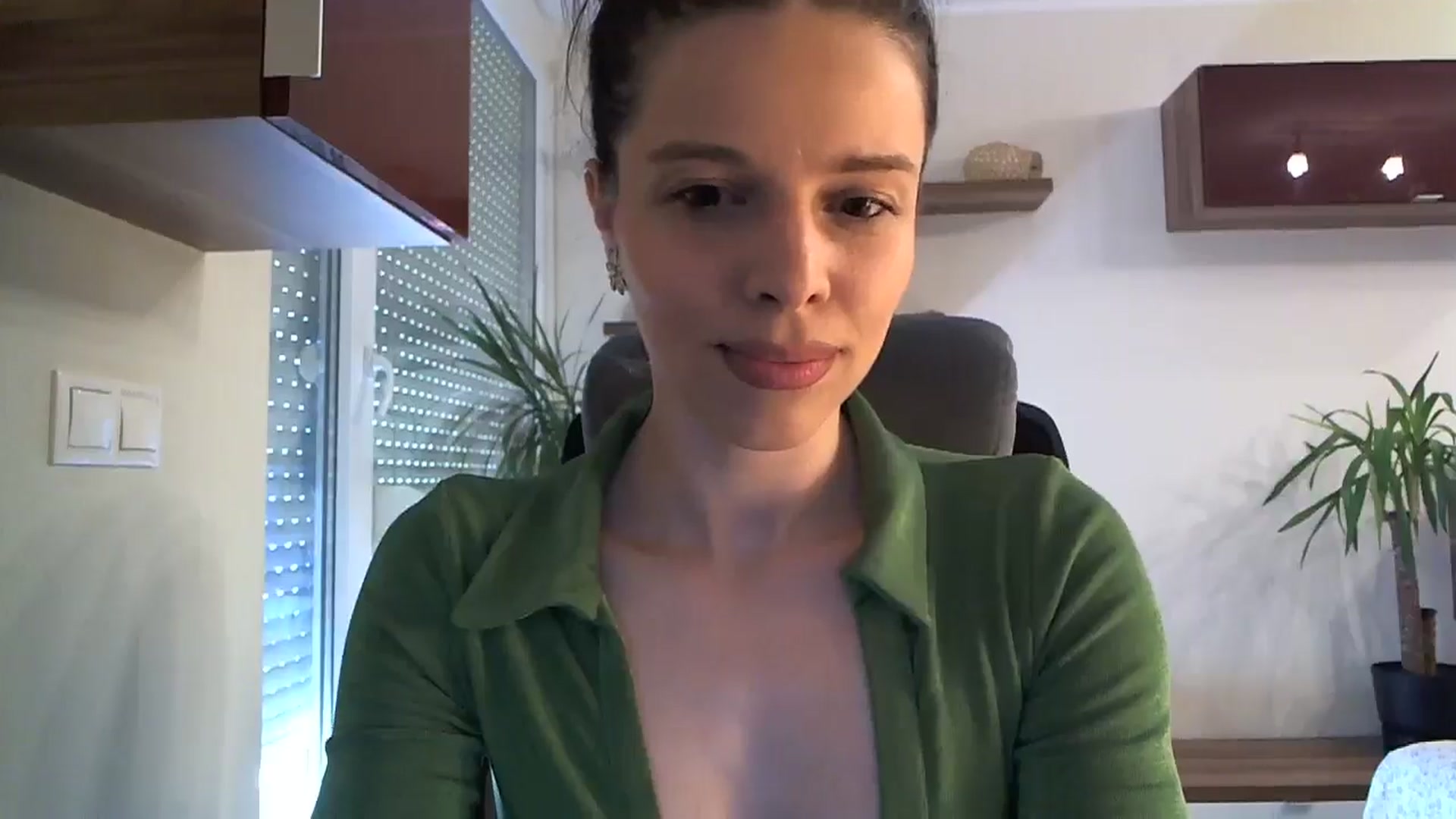 Gallery image thumbnail from Heaven_hot's myfreecams stream on, 05/17/2024, 16:09 image 3 of 20