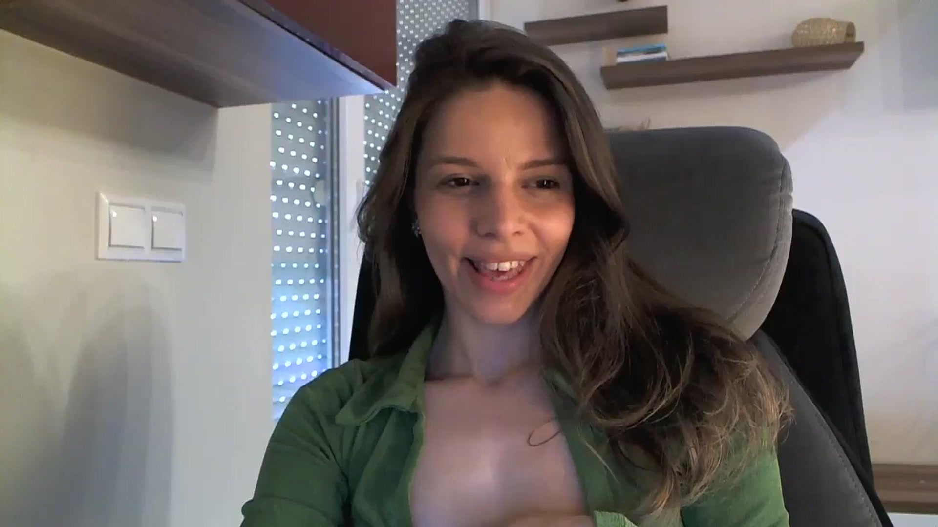 Gallery image thumbnail from Heaven_hot's myfreecams stream on, 05/18/2024, 16:00 image 15 of 20