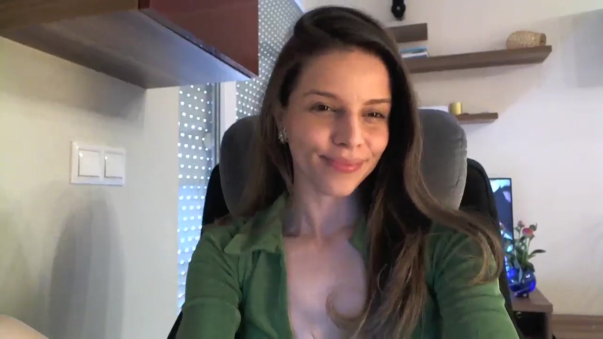 Gallery image thumbnail from Heaven_hot's myfreecams stream on, 05/18/2024, 16:00 image 14 of 20