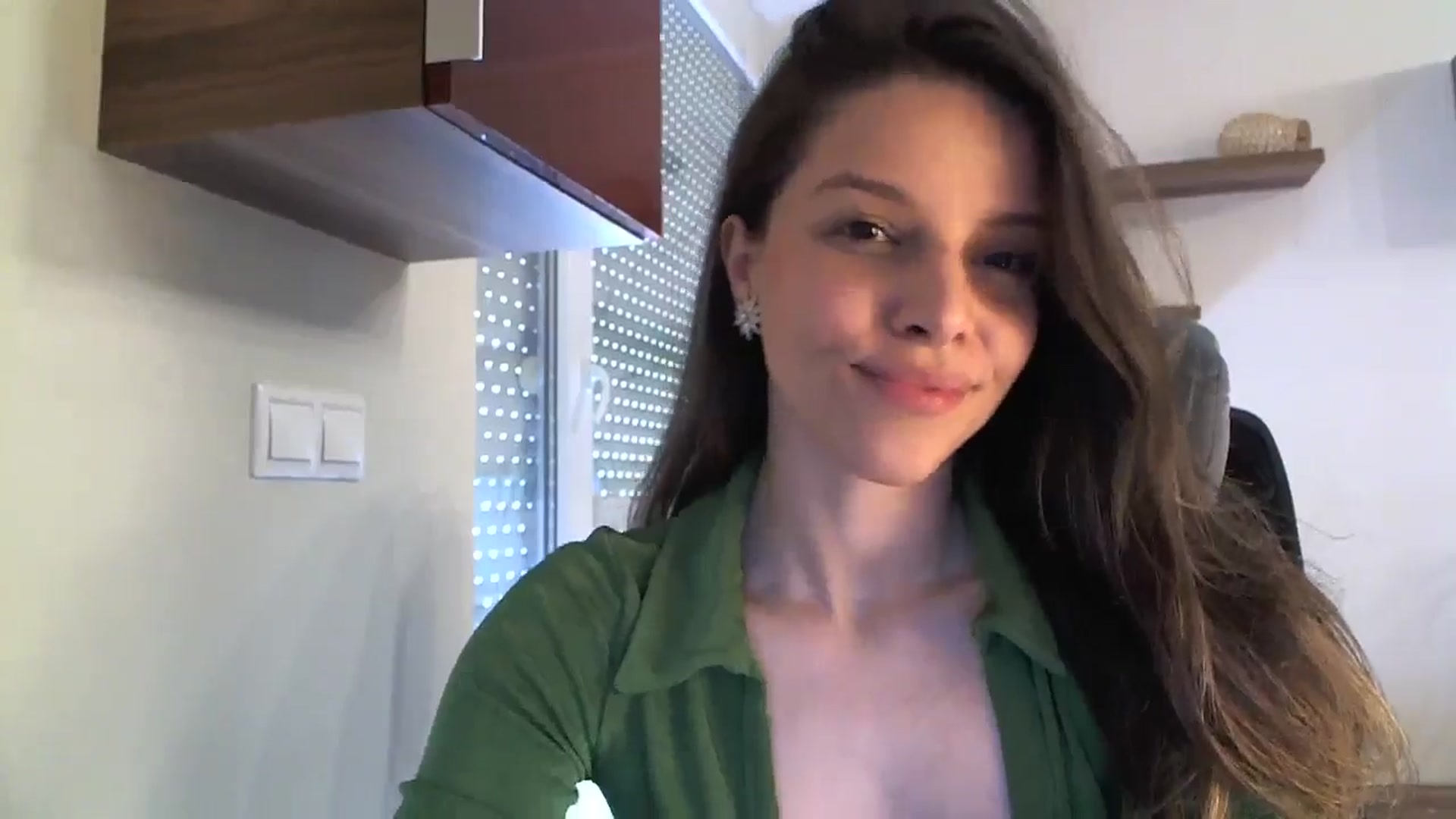Gallery image thumbnail from Heaven_hot's myfreecams stream on, 05/18/2024, 16:00 image 16 of 20
