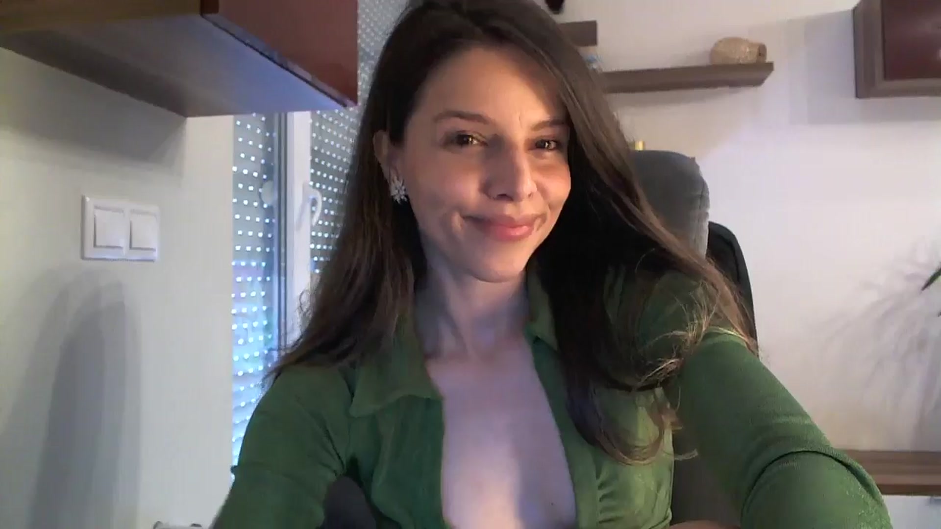 Gallery image thumbnail from Heaven_hot's myfreecams stream on, 05/18/2024, 16:00 image 7 of 20
