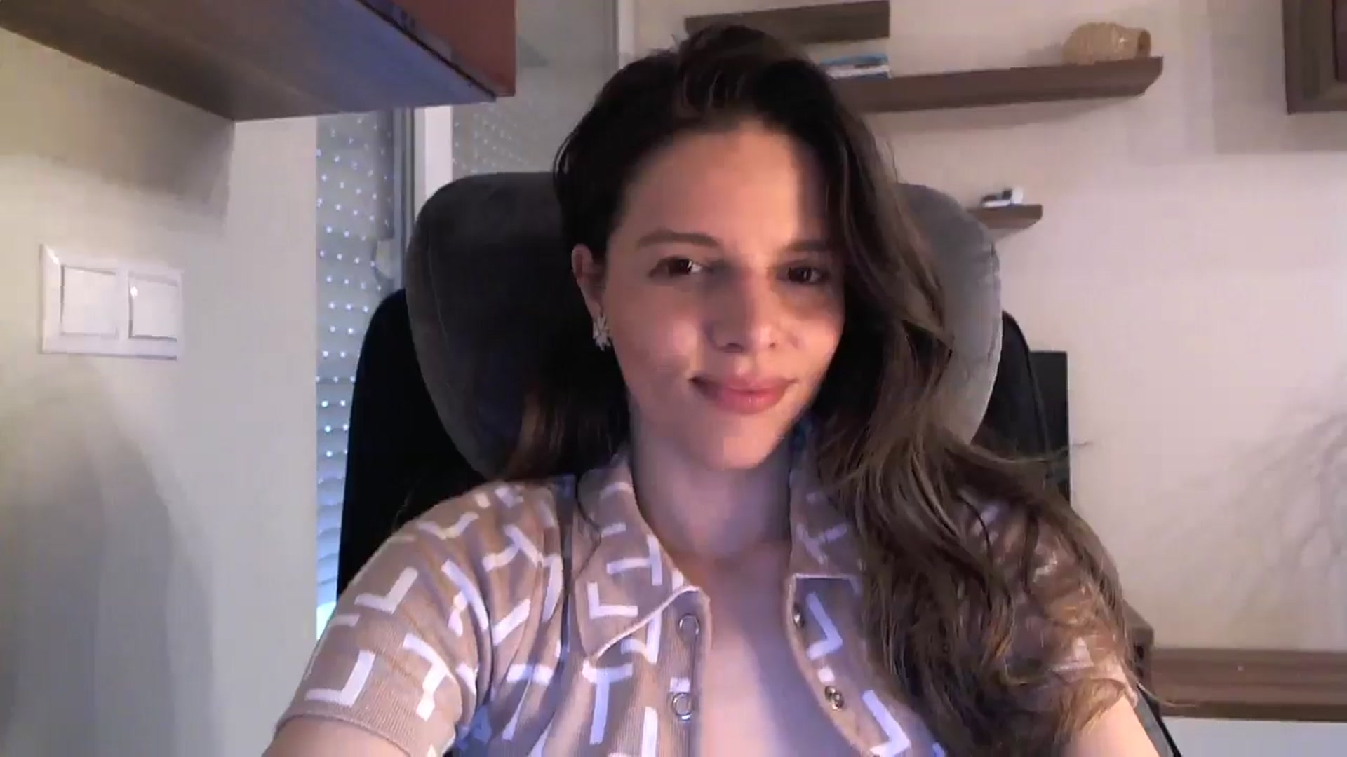 Gallery image thumbnail from Heaven_hot's myfreecams stream on, 05/22/2024, 17:32 image 16 of 20