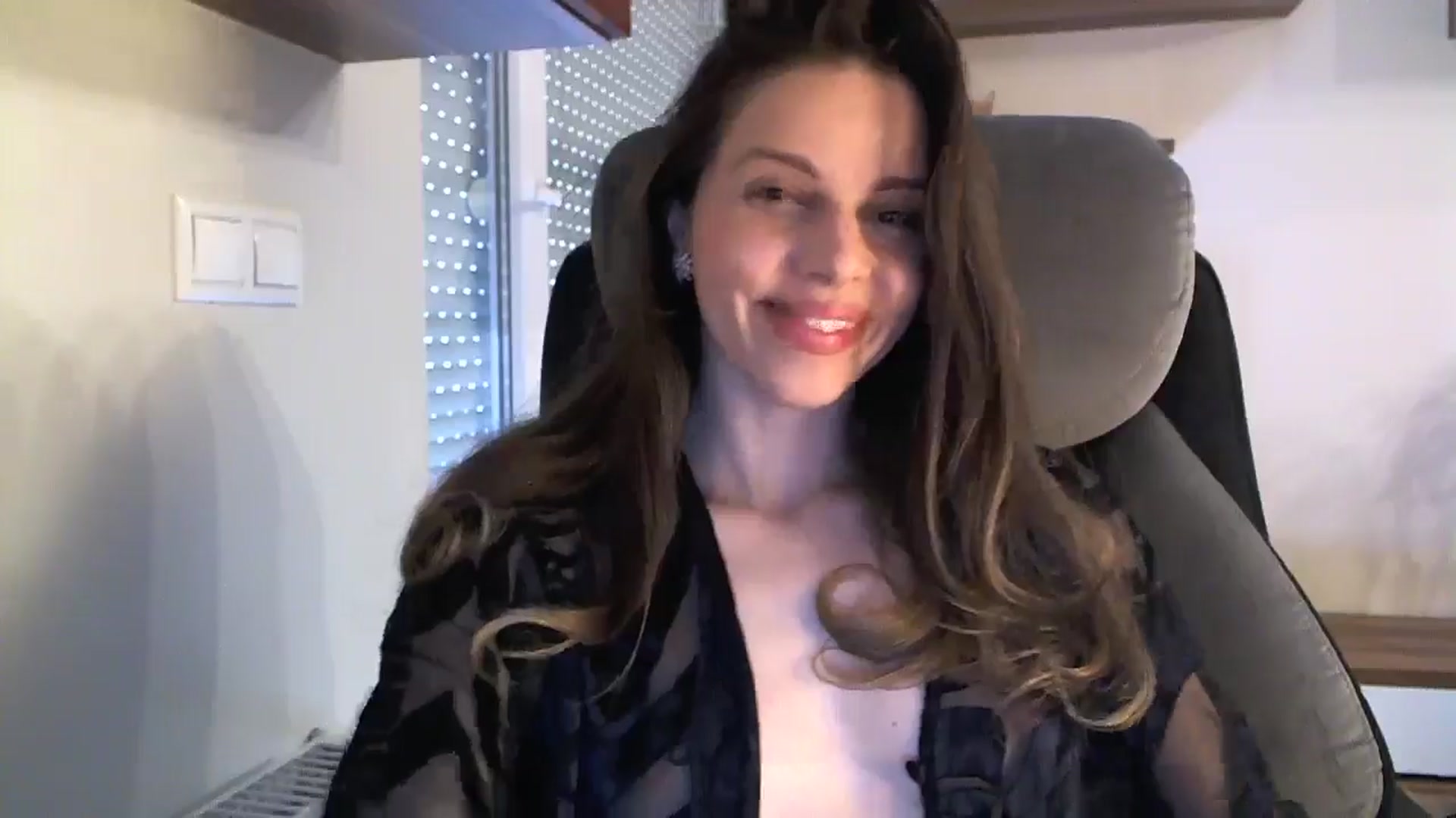 Gallery image thumbnail from Heaven_hot's myfreecams stream on, 06/05/2024, 14:39 image 10 of 20