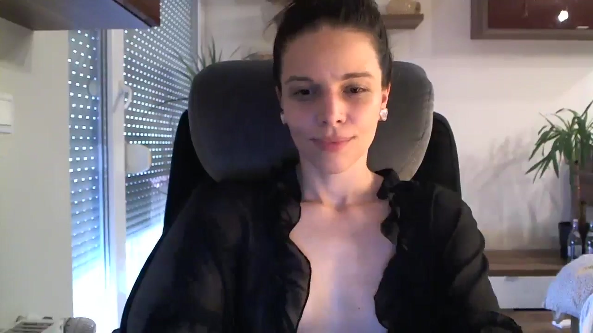 Gallery image thumbnail from Heaven_hot's myfreecams stream on, 07/06/2024, 14:36 image 13 of 20