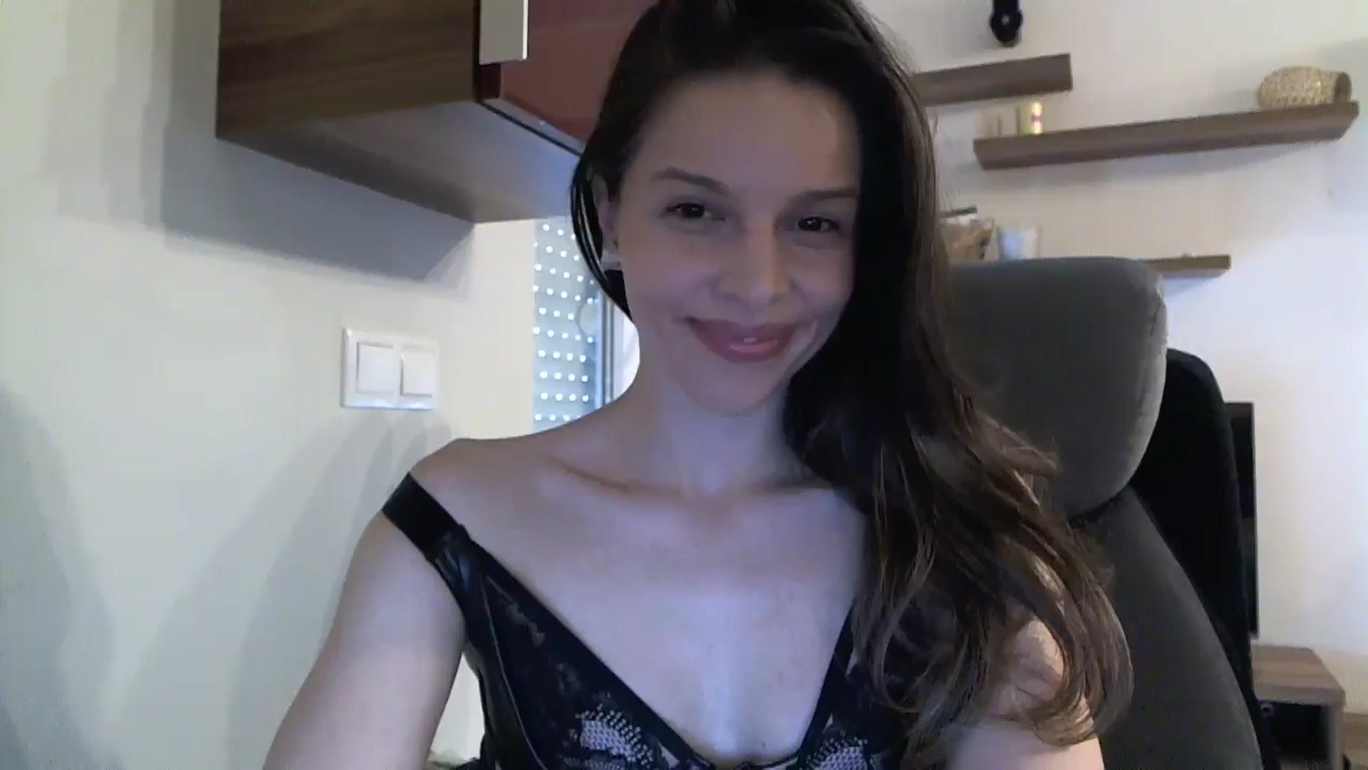 Gallery image thumbnail from Heaven_hot's myfreecams stream on, 07/25/2024, 14:43 image 16 of 20