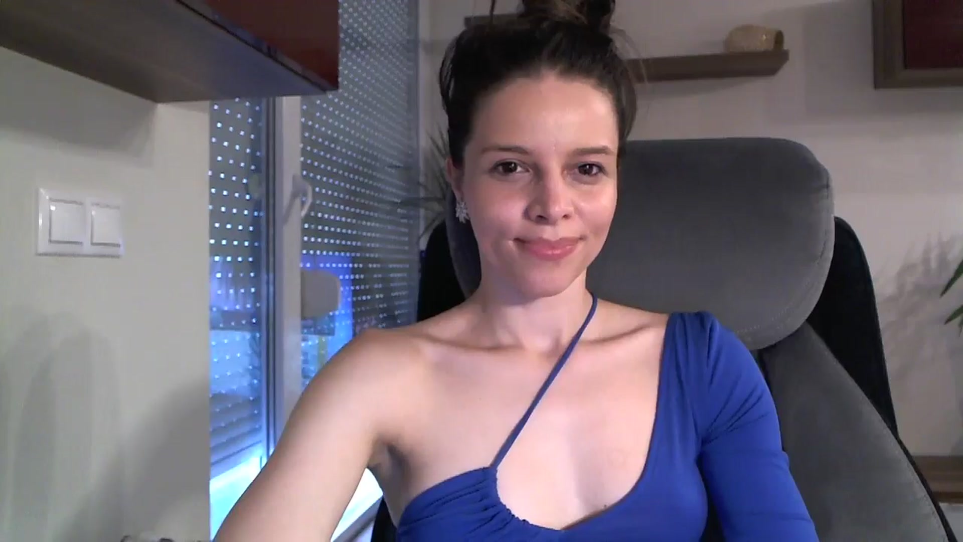Gallery image thumbnail from Heaven_hot's myfreecams stream on, 07/27/2024, 13:34 image 12 of 20
