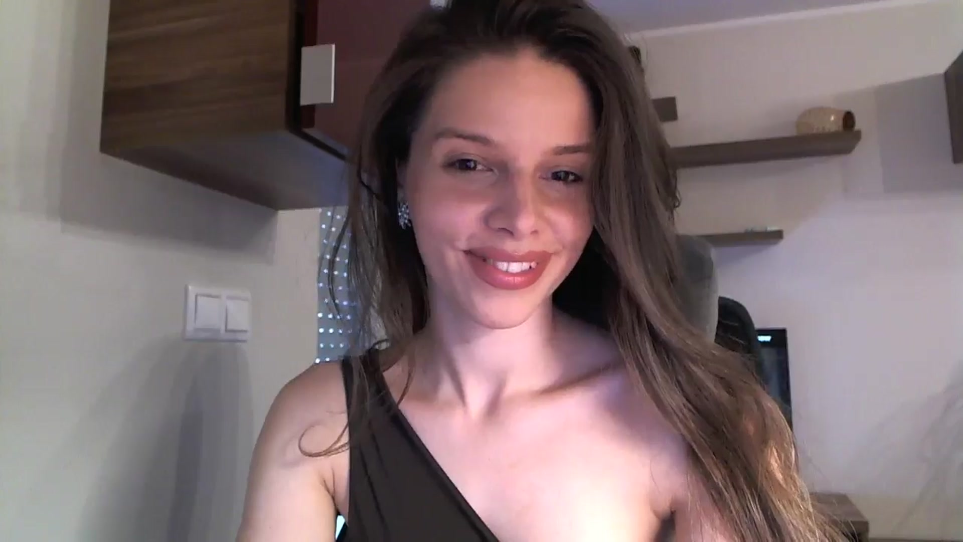 Gallery image thumbnail from Heaven_hot's myfreecams stream on, 08/03/2024, 13:18 image 17 of 20