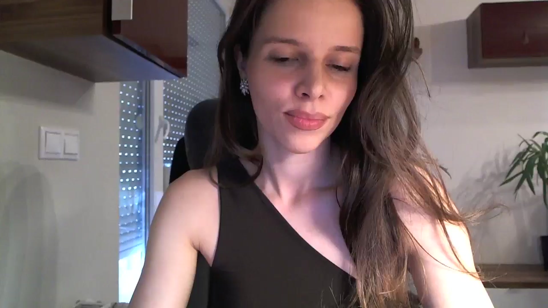 Gallery image thumbnail from Heaven_hot's myfreecams stream on, 08/03/2024, 14:56 image 2 of 20