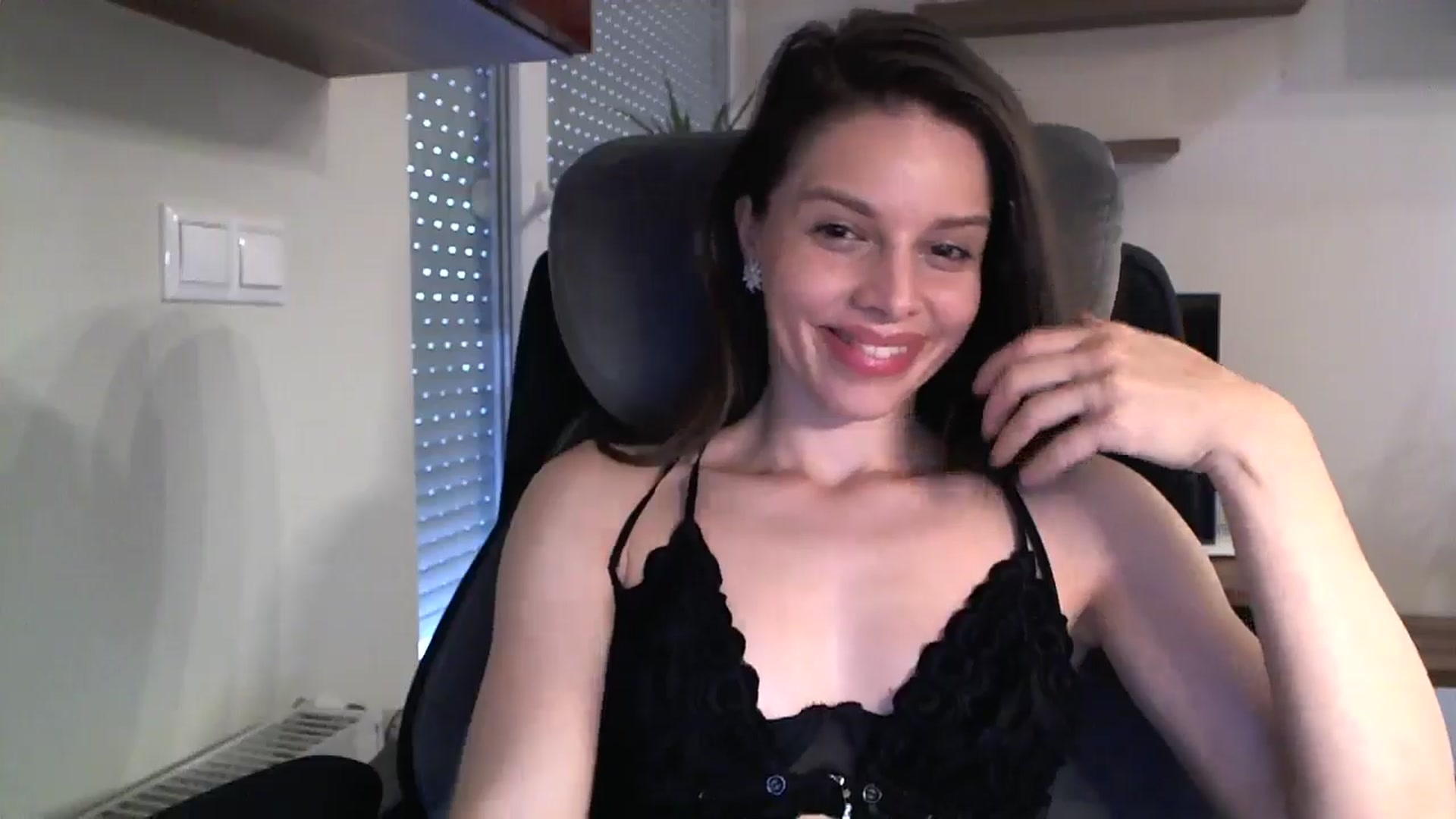 Gallery image thumbnail from Heaven_hot's myfreecams stream on, 09/01/2024, 13:44 image 15 of 20