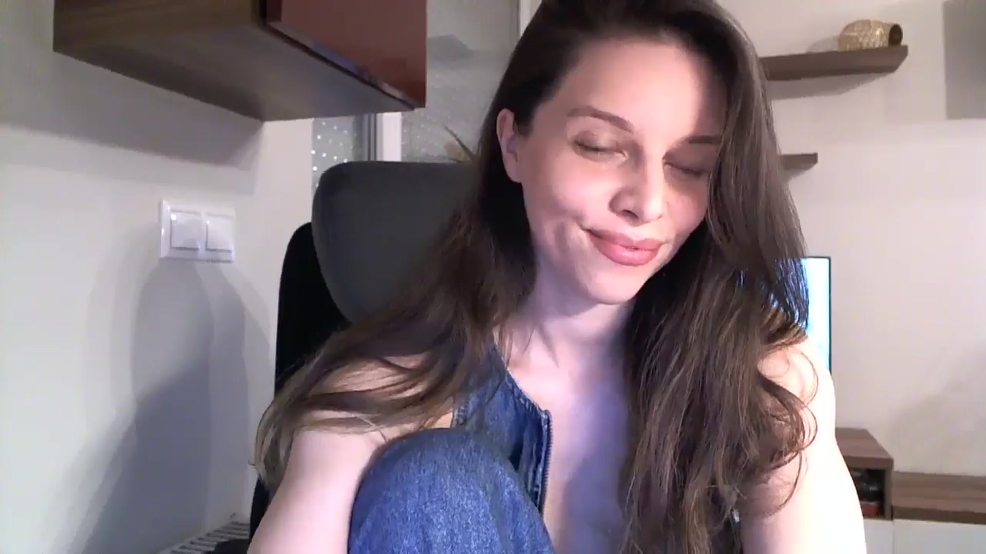 Gallery image thumbnail from Heaven_hot's myfreecams stream on, 09/26/2024, 16:01 image 11 of 20